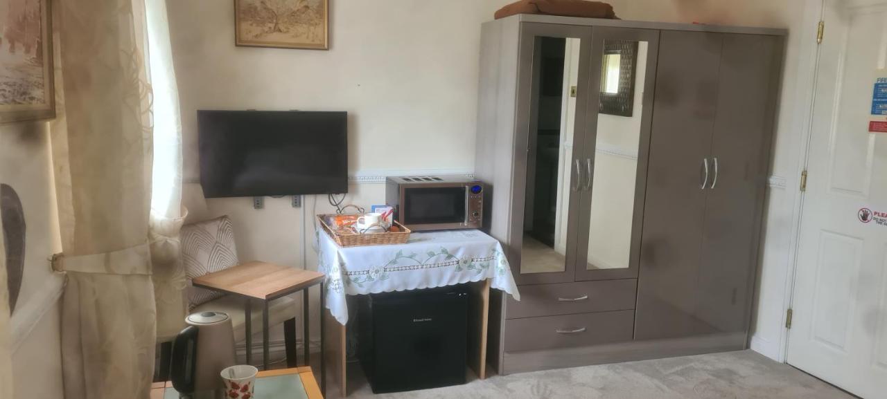 Parc Lodge Guesthouse Bridgend  Εξωτερικό φωτογραφία